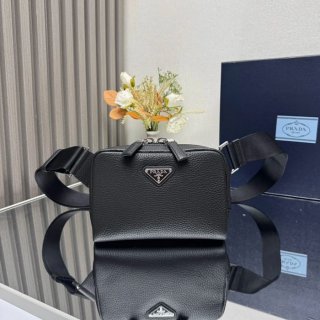 PRADA 2VH184 胸バッグ サイズ:19.5x13.5cm PRADA 2VH184 胸バッグ サイズ:19.5x13.5cm