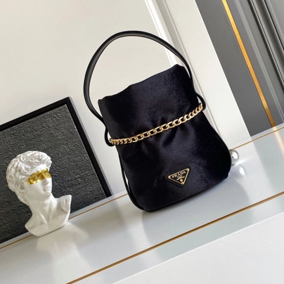 PRADA 1BE088 ナイロン、レザー ゴールド、プリント ショルダーバッグ、ハンドバッグ、チェーンバッグ、バケツバッグ ナイロン、チェーン 19x15cm サイズ:19x15cm PRADA 1BE088 ナイロン、レザー ゴールド、プリント ショルダーバッグ、ハンドバッグ、チェーンバッグ、バケツバッグ ナイロン、チェーン 19x15cm サイズ:19x15cm