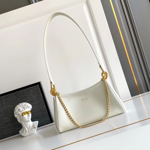 PRADA 1BC261 レザー ショルダーバッグ、ハンドバッグ、リュックサック、チェーンバッグ、ハンドバッグ チェーン、ヴィンテージ、クラシック 28x14cm サイズ:28x14cm PRADA 1BC261 レザー ショルダーバッグ、ハンドバッグ、リュックサック、チェーンバッグ、ハンドバッグ チェーン、ヴィンテージ、クラシック 28x14cm サイズ:28x14cm