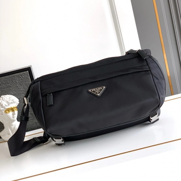 PRADA 2VH991 フラップショルダー メッセンジャー サイズ:32x18x16cm PRADA 2VH991 フラップショルダー メッセンジャー サイズ:32x18x16cm