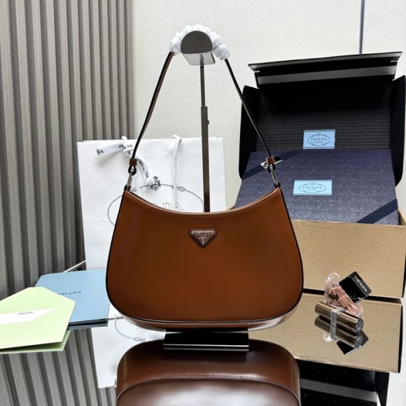 PRADA 1BC499 カーフスキン、レザー ホワイト、ゴールド 斜め掛けバッグ クラシック 27x21cm サイズ:27x21cm PRADA 1BC499 カーフスキン、レザー ホワイト、ゴールド 斜め掛けバッグ クラシック 27x21cm サイズ:27x21cm