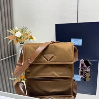 PRADA 1BD313 リナイロンショルダー 小 サイズ:23x16x11cm PRADA 1BD313 リナイロンショルダー 小 サイズ:23x16x11cm