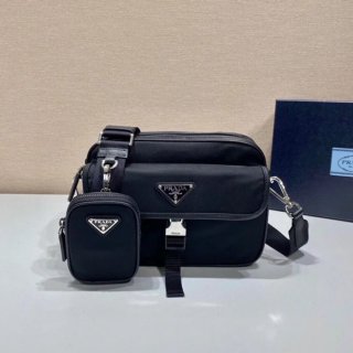 PRADA 2VH133B ナイロン3in1メッセンジャー サイズ:22x16cm PRADA 2VH133B ナイロン3in1メッセンジャー サイズ:22x16cm