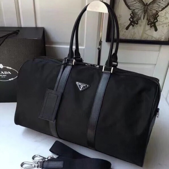 PRADA 1V19S パラシュート素材トラベルバッグ サイズ:48x26x16.5cm PRADA 1V19S パラシュート素材トラベルバッグ サイズ:48x26x16.5cm