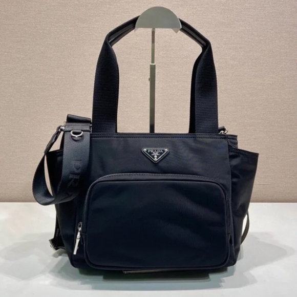 PRADA 1BG582 ナイロンマミーバッグ 斜め掛け サイズ:26x22x13cm PRADA 1BG582 ナイロンマミーバッグ 斜め掛け サイズ:26x22x13cm