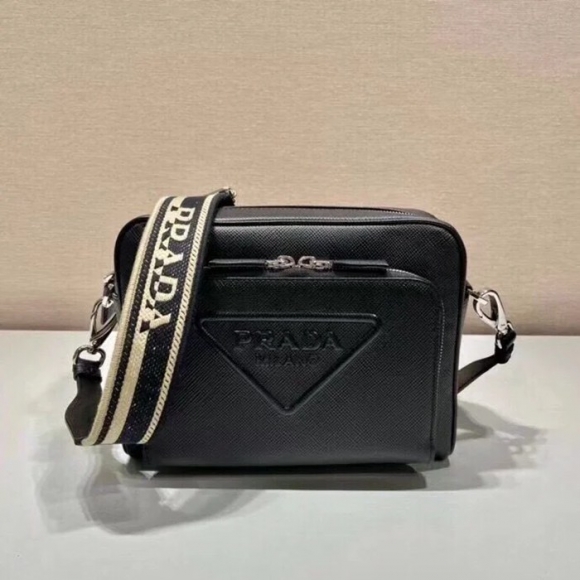 PRADA 2VH152 刺繍テープ斜め掛け サイズ:24x18cm PRADA 2VH152 刺繍テープ斜め掛け サイズ:24x18cm