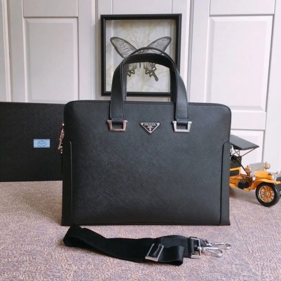 PRADA 81189 十字紋ブリーフケース 斜め掛け サイズ:39x29cm PRADA 81189 十字紋ブリーフケース 斜め掛け サイズ:39x29cm