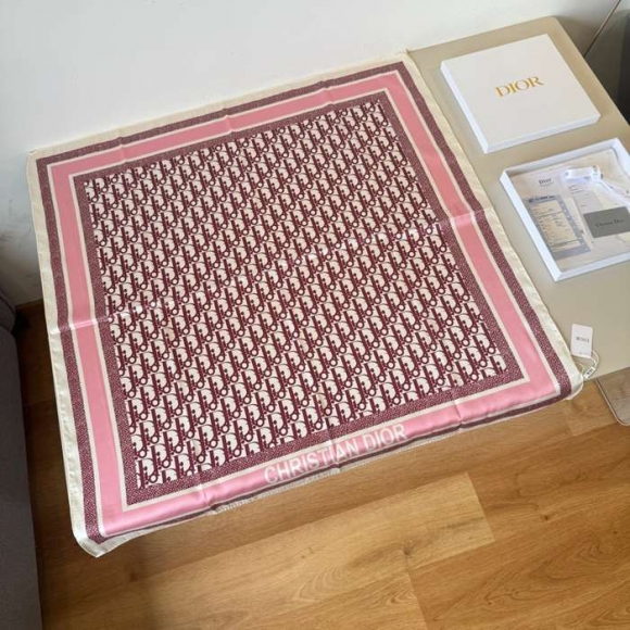 ディオール クラシックプリントスカーフ 90x90cm ディオール クラシックプリントスカーフ 90x90cm