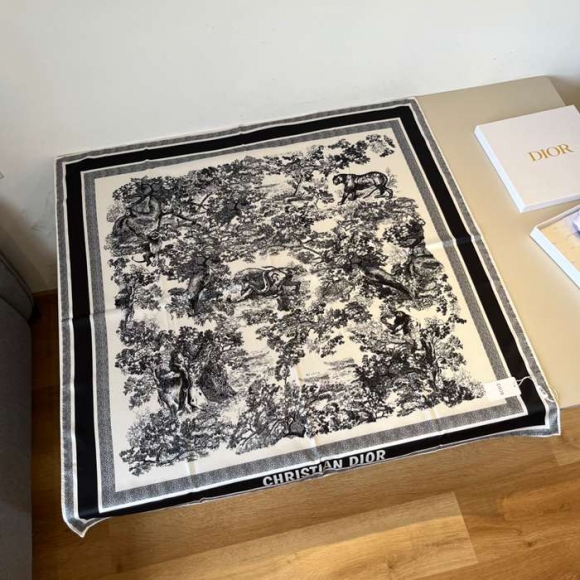 ディオール ジャングル手描きスカーフ 90x90cm