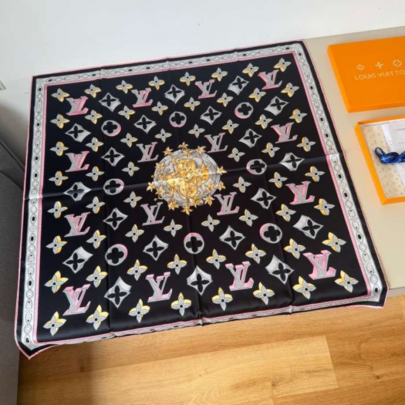 ルイ ヴィトン モノグラムロックスカーフ 90 x 90cm ルイ ヴィトン モノグラムロックスカーフ 90 x 90cm