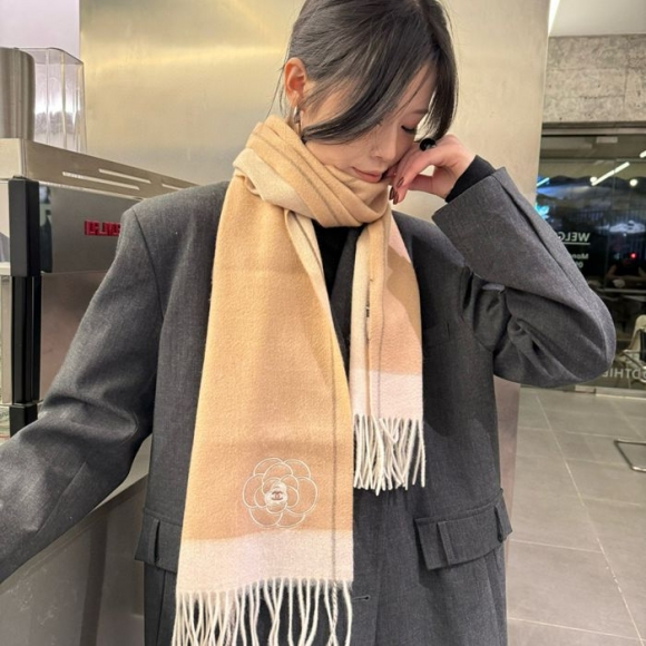 シャネル 100%プレミアムカシミヤスカーフ 30x180cm シャネル 100%プレミアムカシミヤスカーフ 30x180cm
