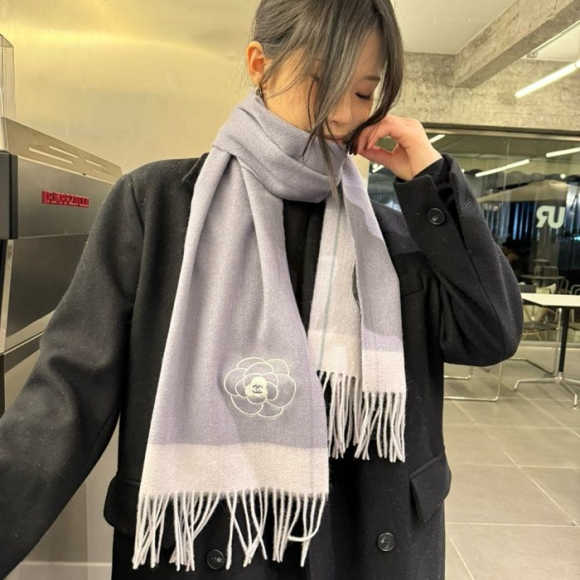 シャネル 100%プレミアムカシミヤスカーフ 30x180cm シャネル 100%プレミアムカシミヤスカーフ 30x180cm