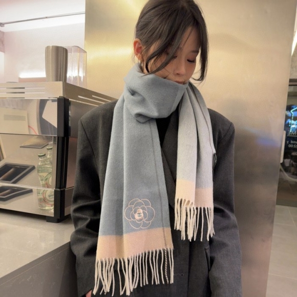 シャネル 100%プレミアムカシミヤスカーフ 30x180cm シャネル 100%プレミアムカシミヤスカーフ 30x180cm