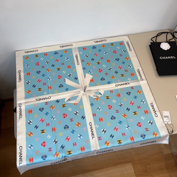 シャネル 蝶々結びスカーフ 90x90cm シャネル 蝶々結びスカーフ 90x90cm