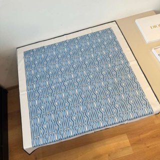 ディオール 新作90cmシルクスカーフ 90x90cm ディオール 新作90cmシルクスカーフ 90x90cm