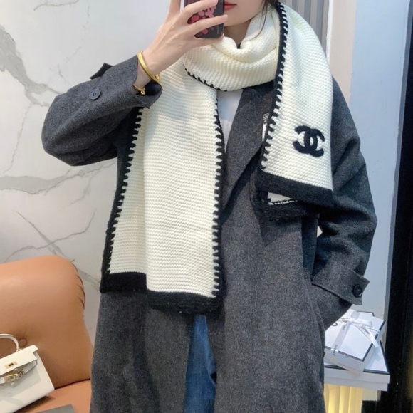 シャネル 新作 カシミヤニットスカーフストール。カシミヤ10%ウール90% 180x30 シャネル 新作 カシミヤニットスカーフストール。カシミヤ10%ウール90% 180x30