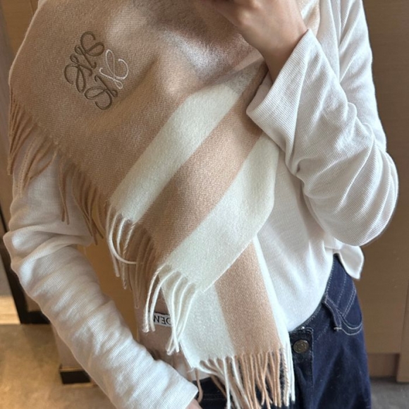 ロエベ めったに見ない優しい色合い 30x 180cm ロエベ めったに見ない優しい色合い 30x 180cm