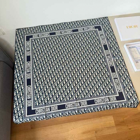 ディオール クラシックプリントスカーフ 90x90cm ディオール クラシックプリントスカーフ 90x90cm
