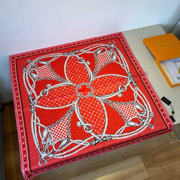 ルイ ヴィトン 新作スカーフ 90x90cm ルイ ヴィトン 新作スカーフ 90x90cm