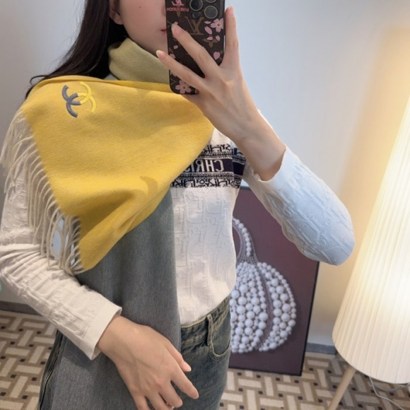シャネル めったに見ない優しい色合い。グラデーション 35 x 180cm シャネル めったに見ない優しい色合い。グラデーション 35 x 180cm