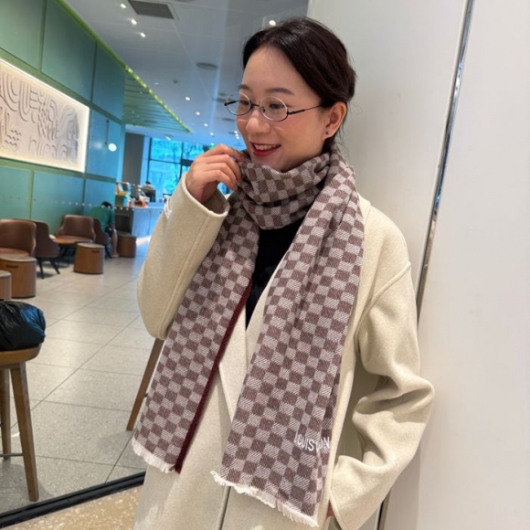 ルイ ヴィトン カシミヤスカーフ 45x200cm ルイ ヴィトン カシミヤスカーフ 45x200cm