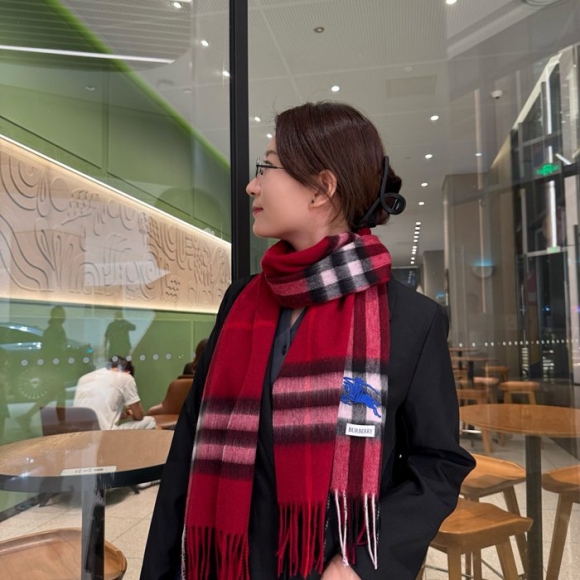 バーバリー クラシックチェックカシミヤスカーフ 30x180cm バーバリー クラシックチェックカシミヤスカーフ 30x180cm