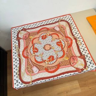 ルイ ヴィトン 新作シルクスカーフ 90X90cm ルイ ヴィトン 新作シルクスカーフ 90X90cm