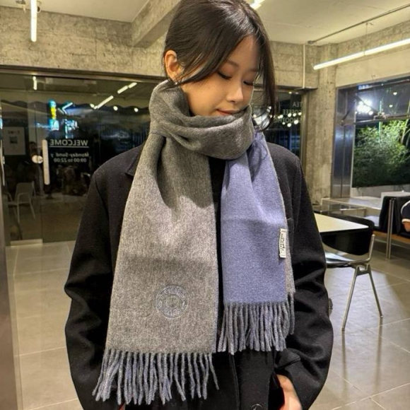 エルメス 両面ラムカシミヤスカーフ 30x180cm エルメス 両面ラムカシミヤスカーフ 30x180cm