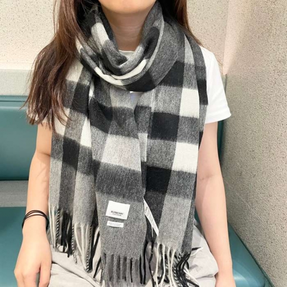 バーバリー 両面チェックカシミヤスカーフ 45x210cm バーバリー 両面チェックカシミヤスカーフ 45x210cm