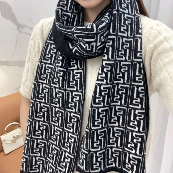 フェンディ 親子向けカシミヤスカーフ 30x182cm フェンディ 親子向けカシミヤスカーフ 30x182cm