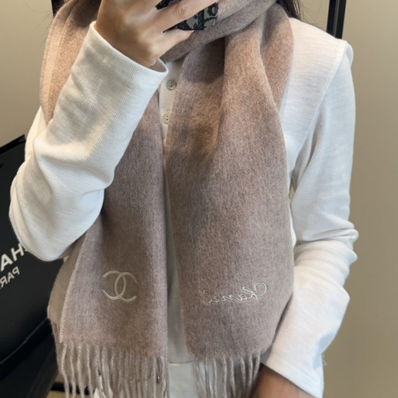 シャネル めったに見ない優しい色合い 35 x 180cm シャネル めったに見ない優しい色合い 35 x 180cm