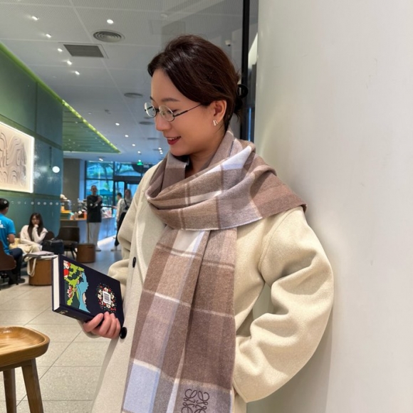 ロエベ めったに見ない優しい色合い 30x 180cm ロエベ めったに見ない優しい色合い 30x 180cm