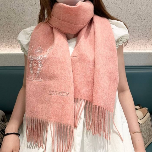 エルメス 新作2025 男女兼用スカーフ。カシミヤ 32x160 エルメス 新作2025 男女兼用スカーフ。カシミヤ 32x160