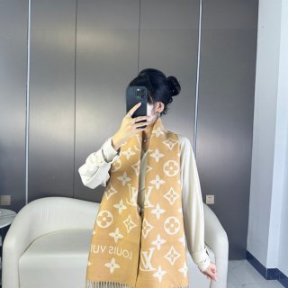 ルイ ヴィトン 新作 Simply LV スカーフ 34x180cm ルイ ヴィトン 新作 Simply LV スカーフ 34x180cm