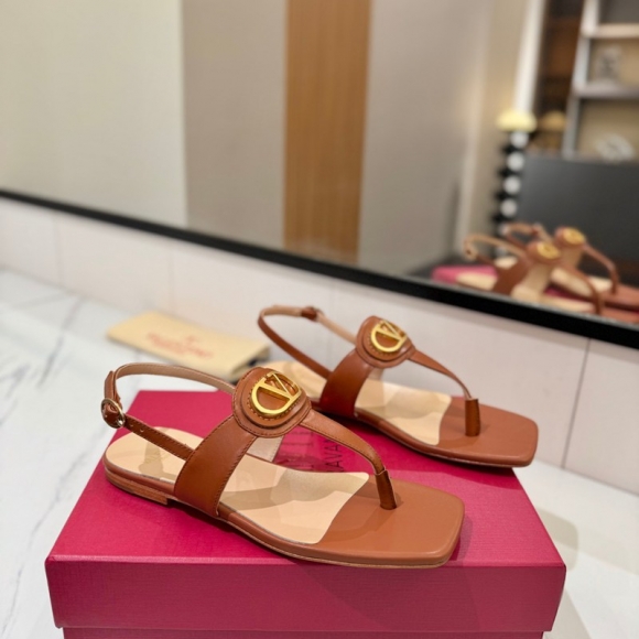 【VALENTINO】新作Vサンダルレディース 【VALENTINO】新作Vサンダルレディース