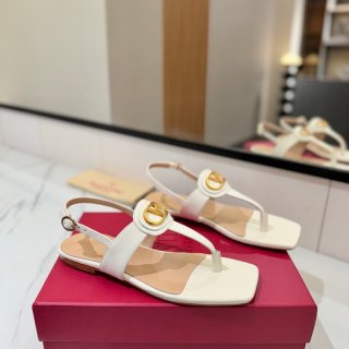 【VALENTINO】新作Vサンダルレディース