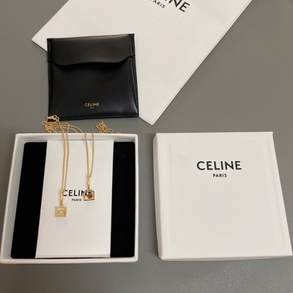 ネックレス C ハート×凱旋門ネックレス — 回転可能なモチーフ、CNC精密切削、重ね付けで個性豊か ネックレス C ハート×凱旋門ネックレス — 回転可能なモチーフ、CNC精密切削、重ね付けで個性豊か