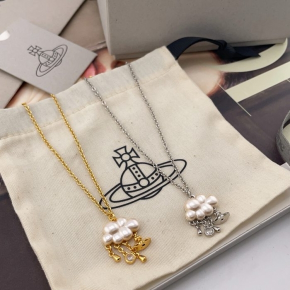 ネックレス Vivienne Westwood クラウドモチーフネックレス — サターンモチーフ、カスタムパール、上品で個性的 ネックレス Vivienne Westwood クラウドモチーフネックレス — サターンモチーフ、カスタムパール、上品で個性的