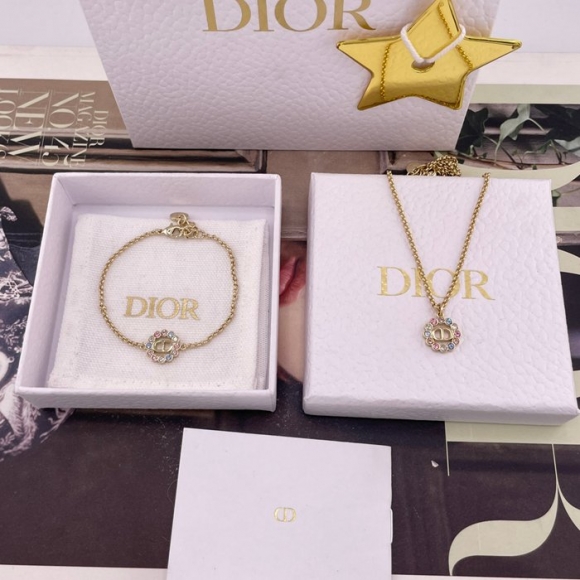 ネックレス D カラーダイヤモチーフネックレス(ブレスレット展開)— 26早春、カラフルなスワロフスキー、軽やかで春らしいデザイン ネックレス D カラーダイヤモチーフネックレス(ブレスレット展開)— 26早春、カラフルなスワロフスキー、軽やかで春らしいデザイン