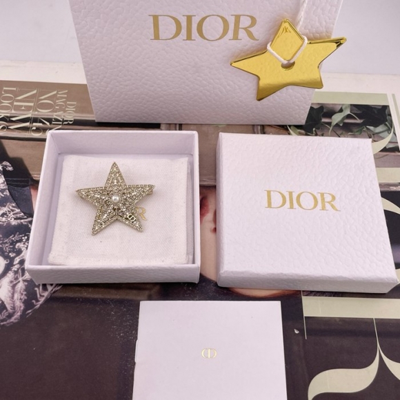 ブローチ D 透かし星×鑽ネットブローチ — 26早春、淺金色の透かし星、パール×CD×シルバーシャドウダイヤ、財閥令嬢風仕上げ ブローチ D 透かし星×鑽ネットブローチ — 26早春、淺金色の透かし星、パール×CD×シルバーシャドウダイヤ、財閥令嬢風仕上げ
