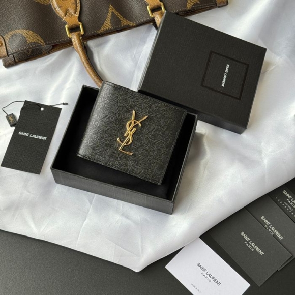 SAINT LAURENT 453276 メンズ対折り財布 モノグラム サイズ:11x9.5x2.5cm SAINT LAURENT 453276 メンズ対折り財布 モノグラム サイズ:11x9.5x2.5cm