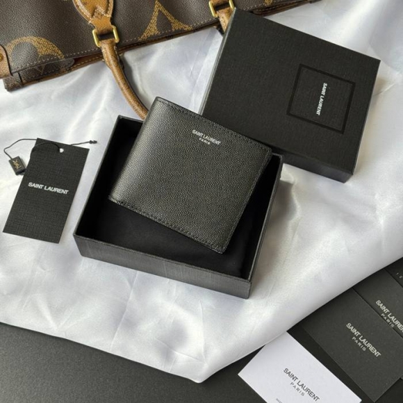 SAINT LAURENT 534638 メンズ対折り財布 カヴィア サイズ:11x9.5x2.5cm SAINT LAURENT 534638 メンズ対折り財布 カヴィア サイズ:11x9.5x2.5cm