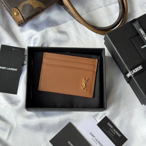 SAINT LAURENT 687098 カードケース 荔枝紋 サイズ:10x7.5x0.5cm SAINT LAURENT 687098 カードケース 荔枝紋 サイズ:10x7.5x0.5cm