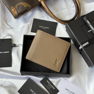 SAINT LAURENT 607727 メンズ対折り財布 荔枝紋刻印 サイズ:11x9.5x2.5cm SAINT LAURENT 607727 メンズ対折り財布 荔枝紋刻印 サイズ:11x9.5x2.5cm