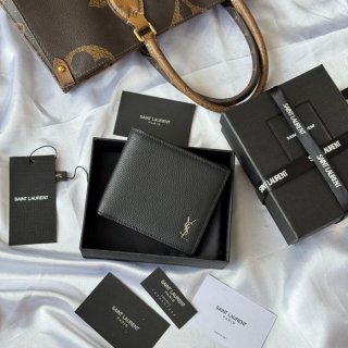 SAINT LAURENT 607727 メンズ対折り財布 荔枝紋 サイズ:11x9.5x2.5cm SAINT LAURENT 607727 メンズ対折り財布 荔枝紋 サイズ:11x9.5x2.5cm