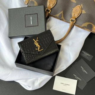 SAINT LAURENT 414404 ワニ革二つ折り短財布 サイズ:13x9cm SAINT LAURENT 414404 ワニ革二つ折り短財布 サイズ:13x9cm