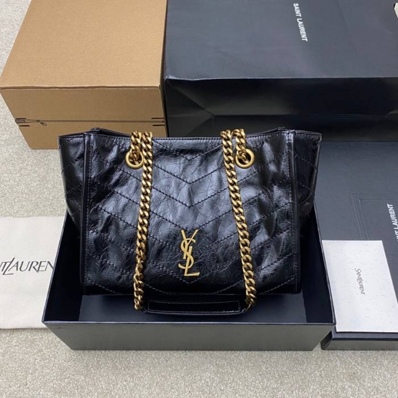 SAINT LAURENT 872680 カーフレザー ブラック、ゴールド ハンドバッグ チェーン、ニキ 25x22x10cm サイズ:25x22x10cm SAINT LAURENT 872680 カーフレザー ブラック、ゴールド ハンドバッグ チェーン、ニキ 25x22x10cm サイズ:25x22x10cm