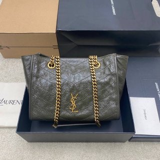SAINT LAURENT 872680 カーフレザー ブラック、グリーン、ゴールド ハンドバッグ チェーン、ニキ 25x22x10cm サイズ:25x22x10cm SAINT LAURENT 872680 カーフレザー ブラック、グリーン、ゴールド ハンドバッグ チェーン、ニキ 25x22x10cm サイズ:25x22x10cm