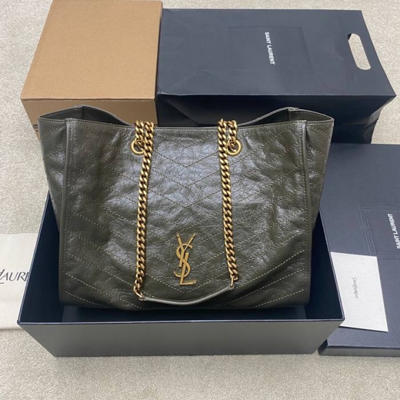 SAINT LAURENT 871151 カーフレザー ブラック、グリーン、ゴールド ハンドバッグ チェーン、ニキ、大 33x27x14cm サイズ:33x27x14cm SAINT LAURENT 871151 カーフレザー ブラック、グリーン、ゴールド ハンドバッグ チェーン、ニキ、大 33x27x14cm サイズ:33x27x14cm