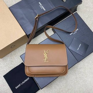 SAINT LAURENT 718556 カーフレザー ブラウン、ゴールド ハンドバッグ ニキ、クラシック 22x16cm サイズ:22x16cm SAINT LAURENT 718556 カーフレザー ブラウン、ゴールド ハンドバッグ ニキ、クラシック 22x16cm サイズ:22x16cm